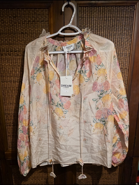 Dreamcatcher Tops - Dream Catcher NWT 22 Ptp Dream Chic Floral Tie-Neck Blouse — Pink & Yellow